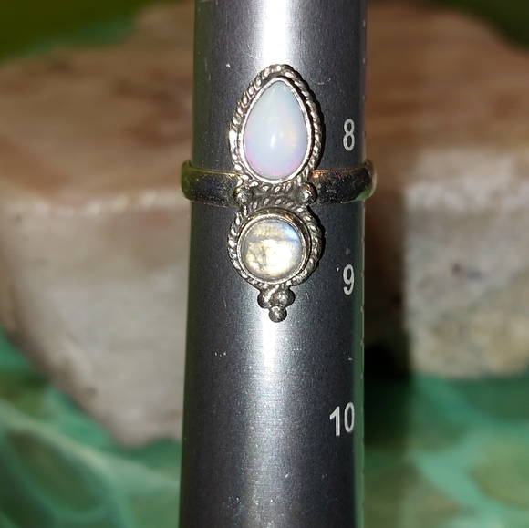 Moonstone and Opal Double Stone Ring - Picture 5 of 7